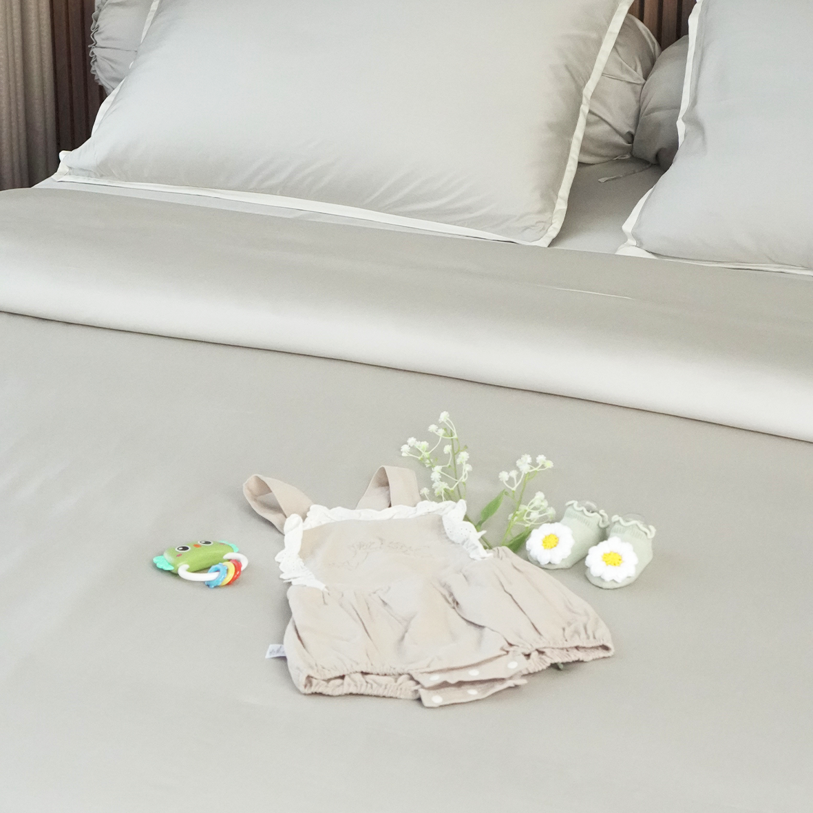 SORA Calla Bedding Set - Premium Bamboo Lyocell 300TC Fitted Bed Sheet Pillow Case Bolster
