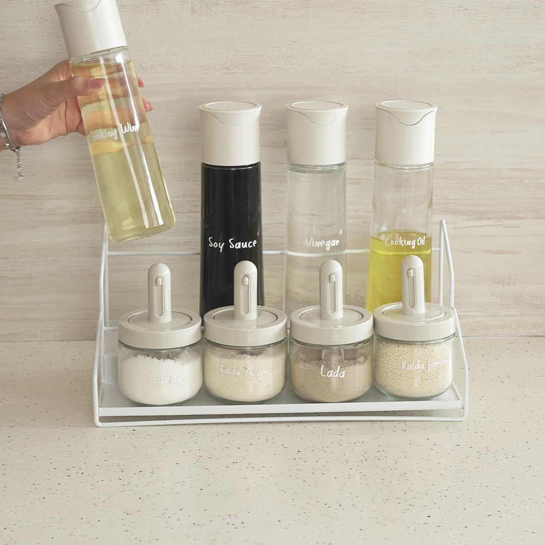 SOSOGU BUNDLE - Set 4 Botol Minyak dan 4 Botol Bumbu Bersendok dengan Rak Susun Tingkat Dapur Kitchen Rack Besi FREE STICKER